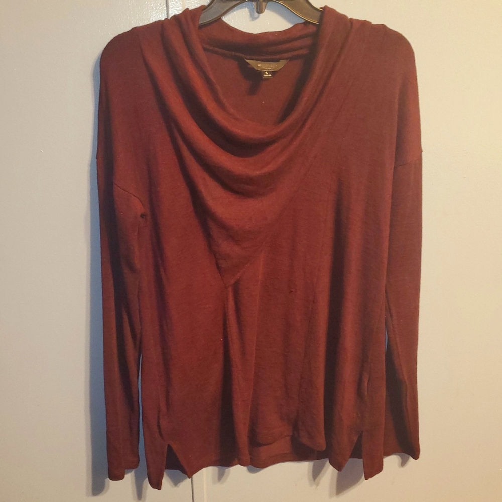 Simply Vera VeraWang long sleeved burgundy top